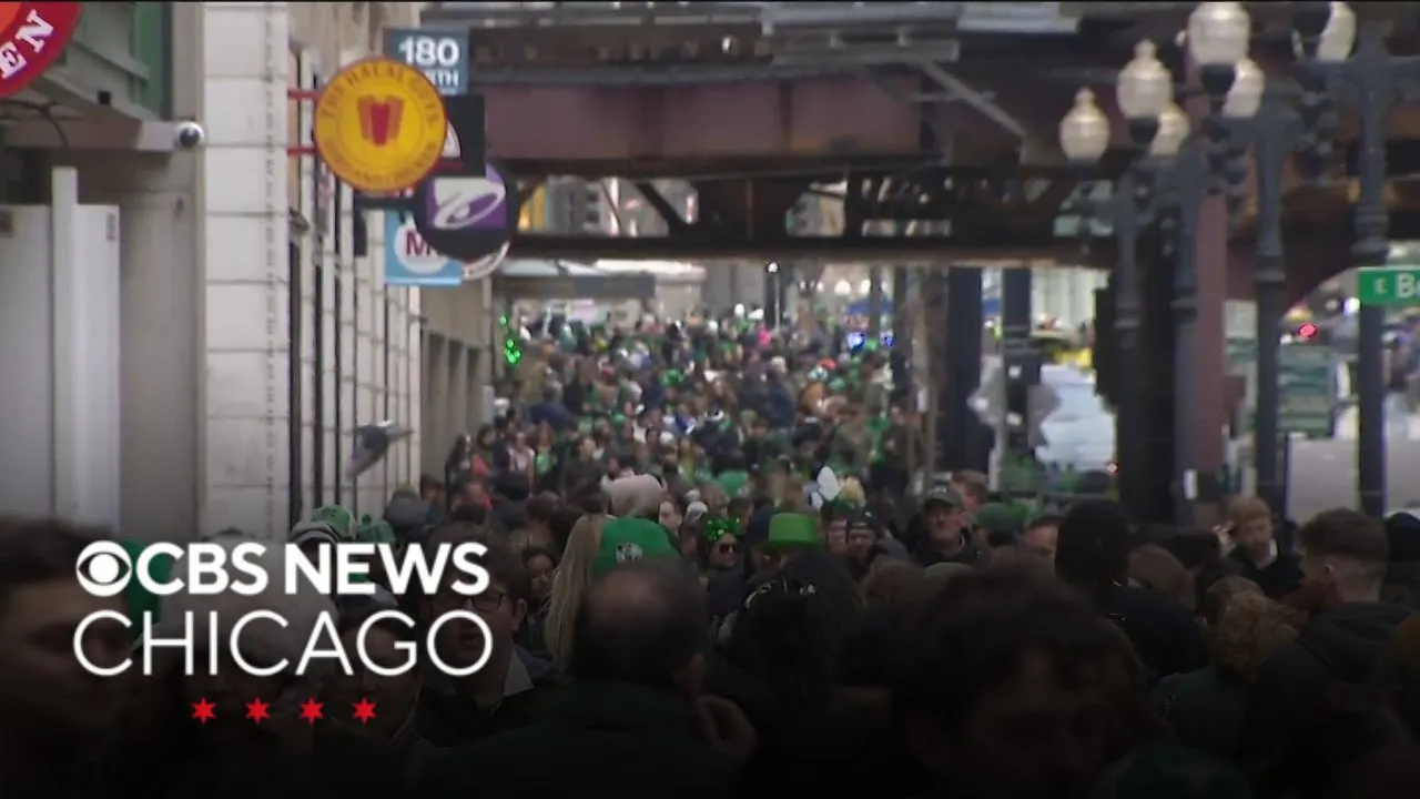 Chicago River dyeing for St. Patrick’s Day brought out Chicagoans visitors